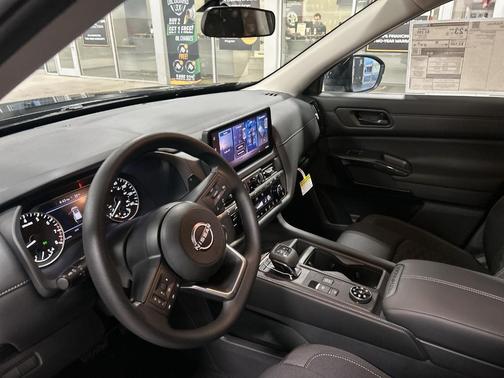 2026 Nissan Pathfinder S