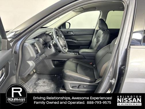 2022 Nissan Pathfinder SL