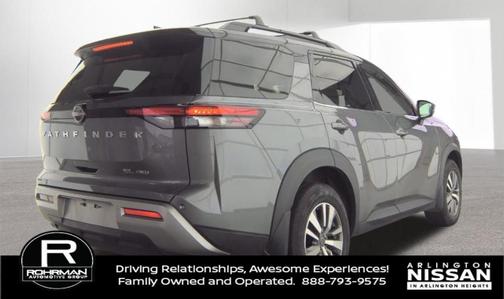 2022 Nissan Pathfinder SL