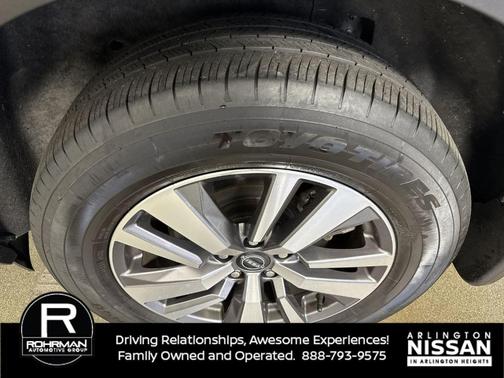 2022 Nissan Pathfinder SL