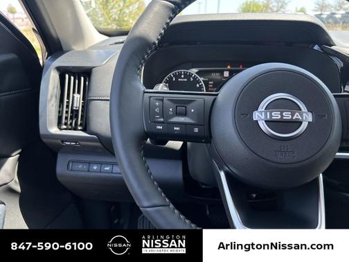 2025 Nissan Pathfinder SL