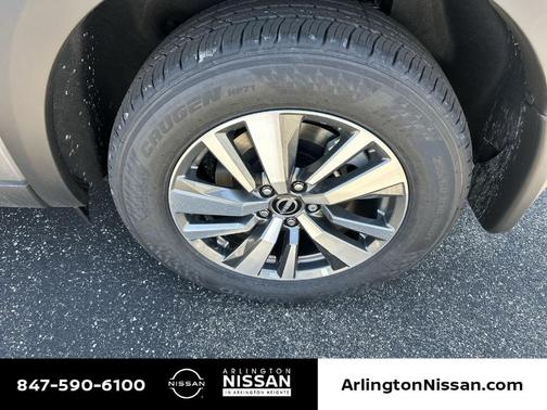 2025 Nissan Pathfinder SL