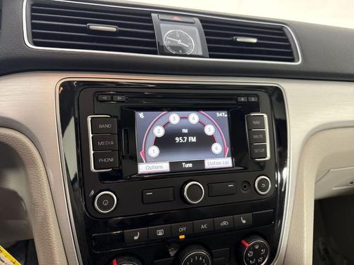 2013 Volkswagen Passat 3.6 SE