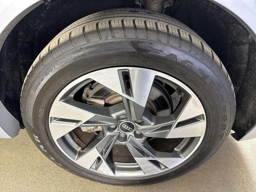 2021 Audi e-tron Premium