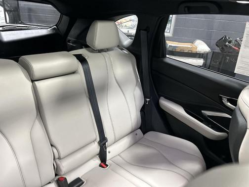 Platinum White Pearl 2025 Acura RDX Base