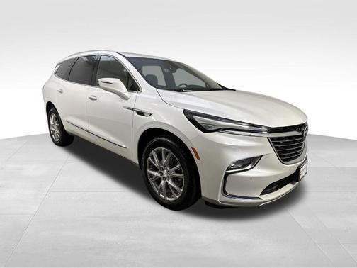 2022 Buick Enclave Essence