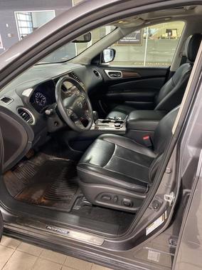 2017 Nissan Pathfinder Platinum