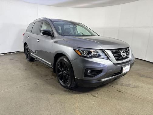 2017 Nissan Pathfinder Platinum