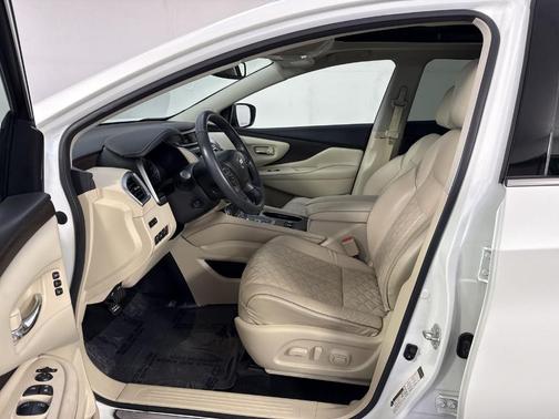 White 2019 Nissan Murano Platinum