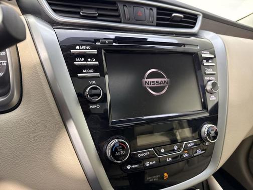 White 2019 Nissan Murano Platinum
