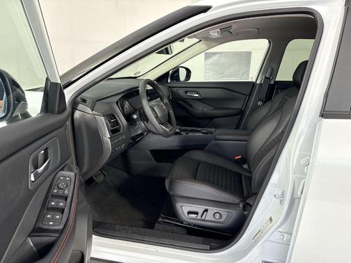 Everest White P 2026 Nissan Rogue Rock Creek