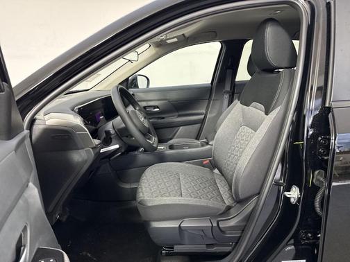Super Black 2026 Nissan Kicks SV