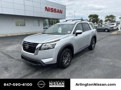 2025 Nissan Pathfinder SV
