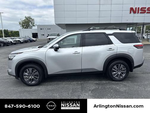 2025 Nissan Pathfinder SV