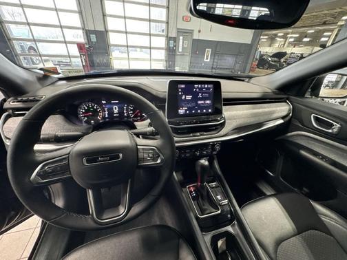 Diamond Black 2025 Jeep Compass Latitude