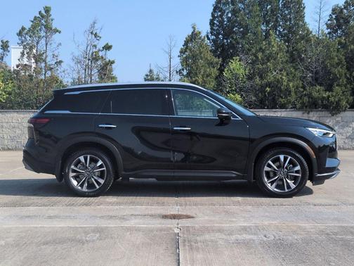 2022 INFINITI QX60 Luxe