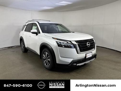 2025 Nissan Pathfinder SL