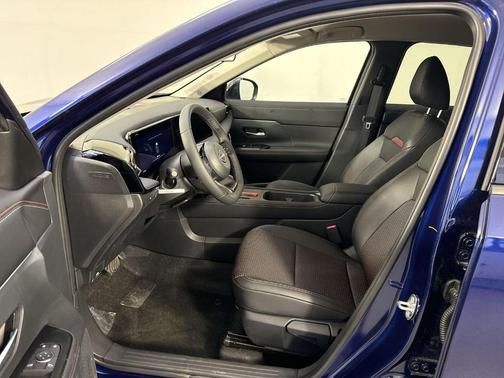 Deep Blue Pearl 2026 Nissan Kicks SR