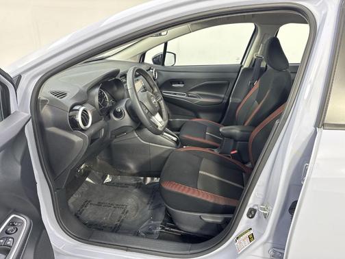 2023 Nissan Versa 1.6 SR