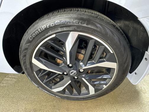 2023 Nissan Versa 1.6 SR
