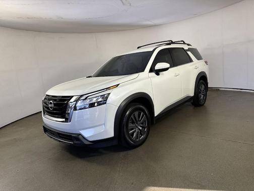 2023 Nissan Pathfinder SV