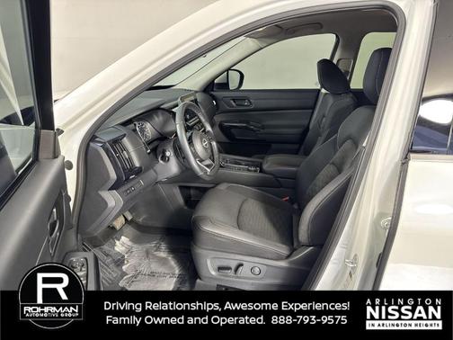 2023 Nissan Pathfinder SV