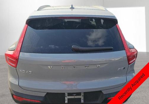 2025 Volvo XC40 B5 Core Bright Theme