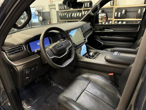 2024 Jeep Wagoneer Series II