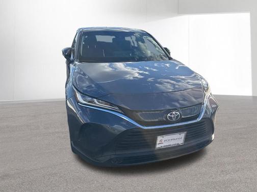 2024 Toyota Venza LE