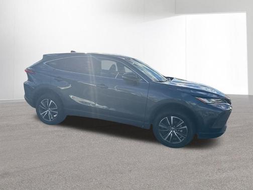 2024 Toyota Venza LE