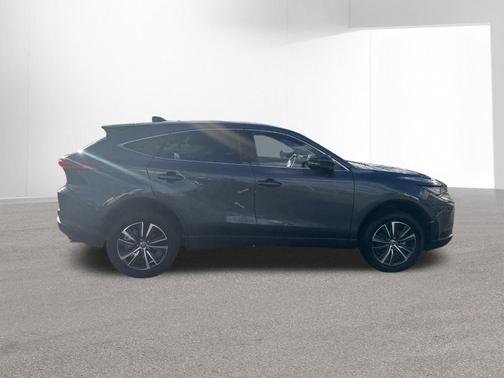 2024 Toyota Venza LE