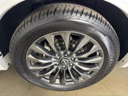 2022 Nissan Armada Platinum