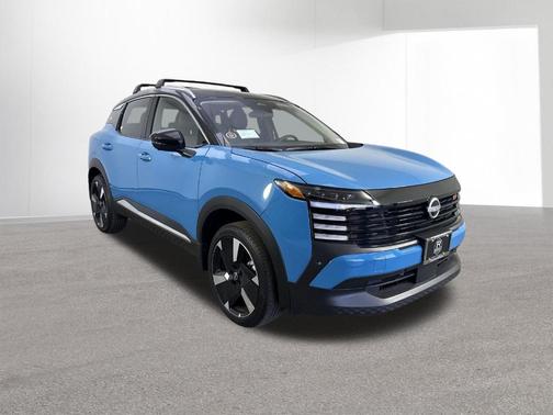 2t Ice Blk Roof 2026 Nissan Kicks SR
