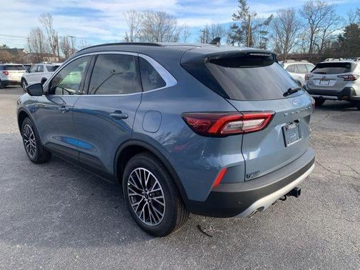 2026 Ford Escape PHEV SE