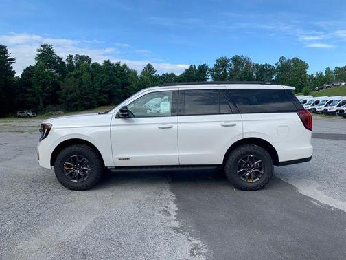STAR WHITE MET TRI-COAT 2026 Ford Expedition Tremor
