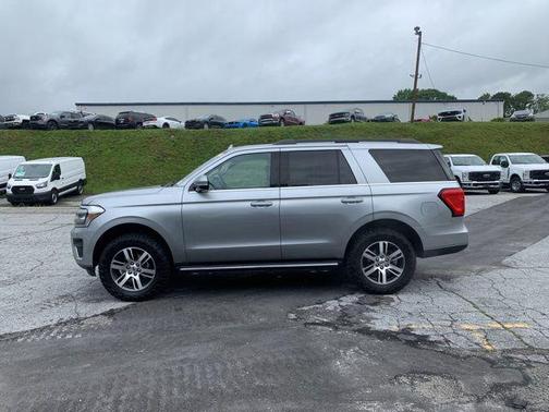 ICONIC SILVER METALLIC 2022 Ford Expedition XLT