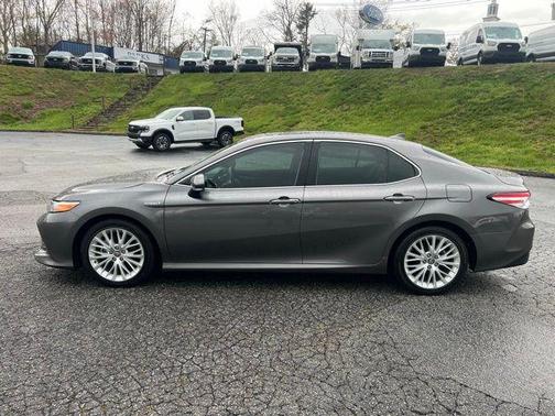 2019 Toyota Camry Hybrid XLE
