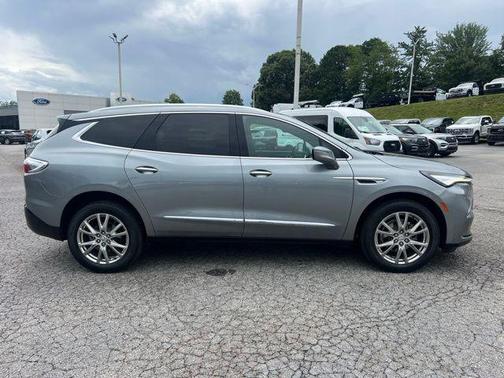 2023 Buick Enclave Essence AWD