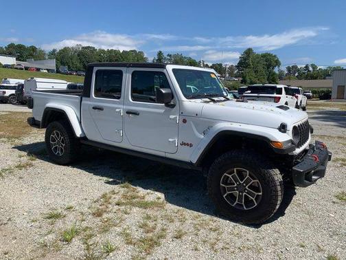 2024 Jeep Gladiator Mojave X