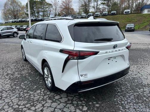 2022 Toyota Sienna Limited 7-Passenger