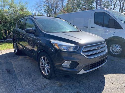 Magnetic Metallic 2018 Ford Escape SE