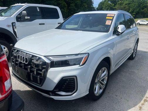 2025 Audi Q7 45 Premium