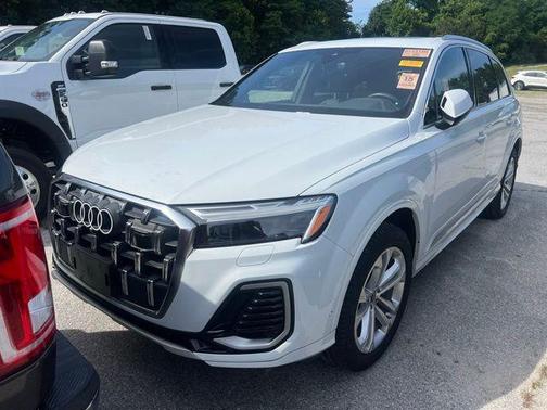 2025 Audi Q7 45 Premium