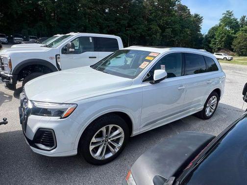 2025 Audi Q7 45 Premium