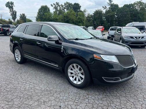 2016 Lincoln MKT Livery