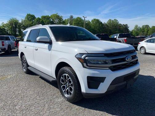 OXFORD WHITE 2024 Ford Expedition XLT