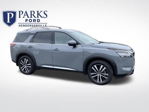 2024 Nissan Pathfinder Platinum FWD