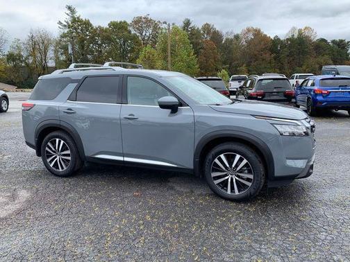 2024 Nissan Pathfinder Platinum FWD
