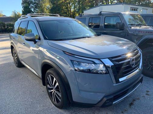 2024 Nissan Pathfinder Platinum FWD