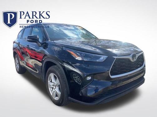 Midnight Black Metallic 2024 Toyota Highlander LE